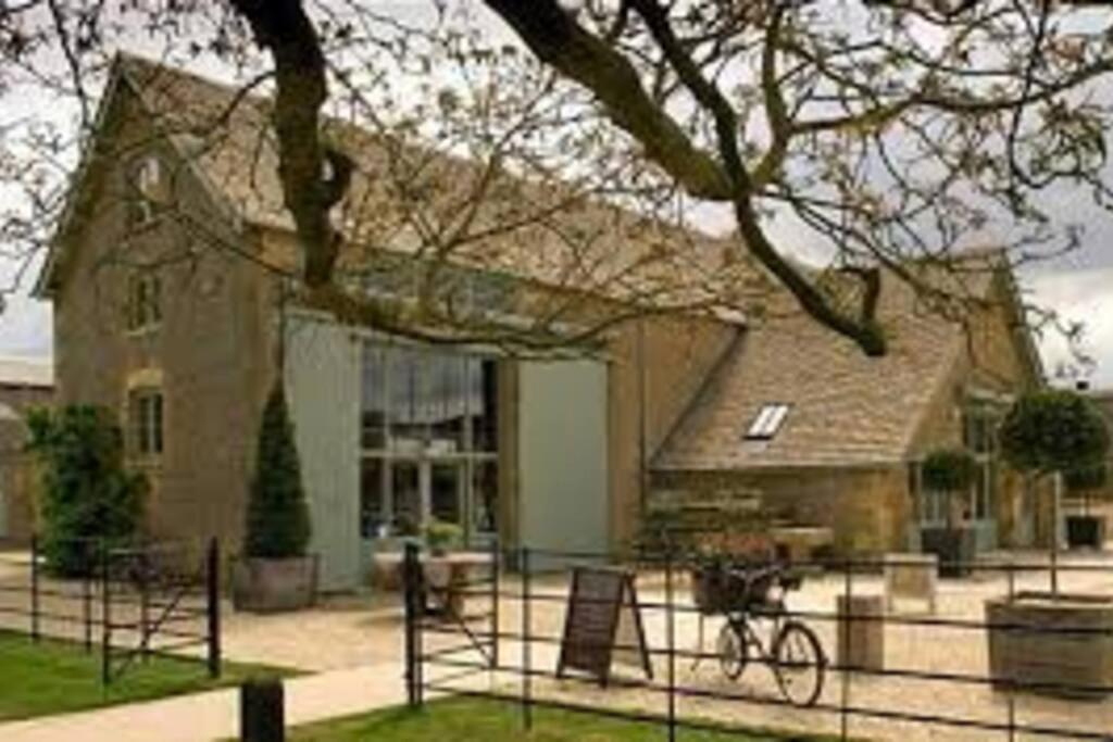 Large Stylish Luxury Cotswold Cottage - Ideal For Families, W/ Ev Charging أندوفيرسفورد المظهر الخارجي الصورة
