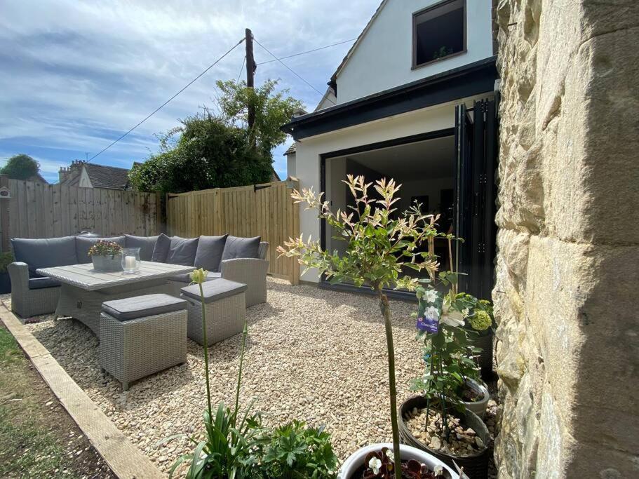 Large Stylish Luxury Cotswold Cottage - Ideal For Families, W/ Ev Charging أندوفيرسفورد المظهر الخارجي الصورة