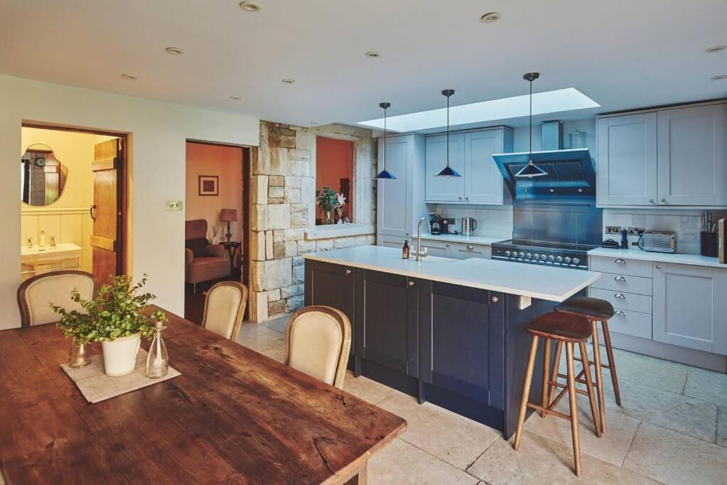 Large Stylish Luxury Cotswold Cottage - Ideal For Families, W/ Ev Charging أندوفيرسفورد المظهر الخارجي الصورة
